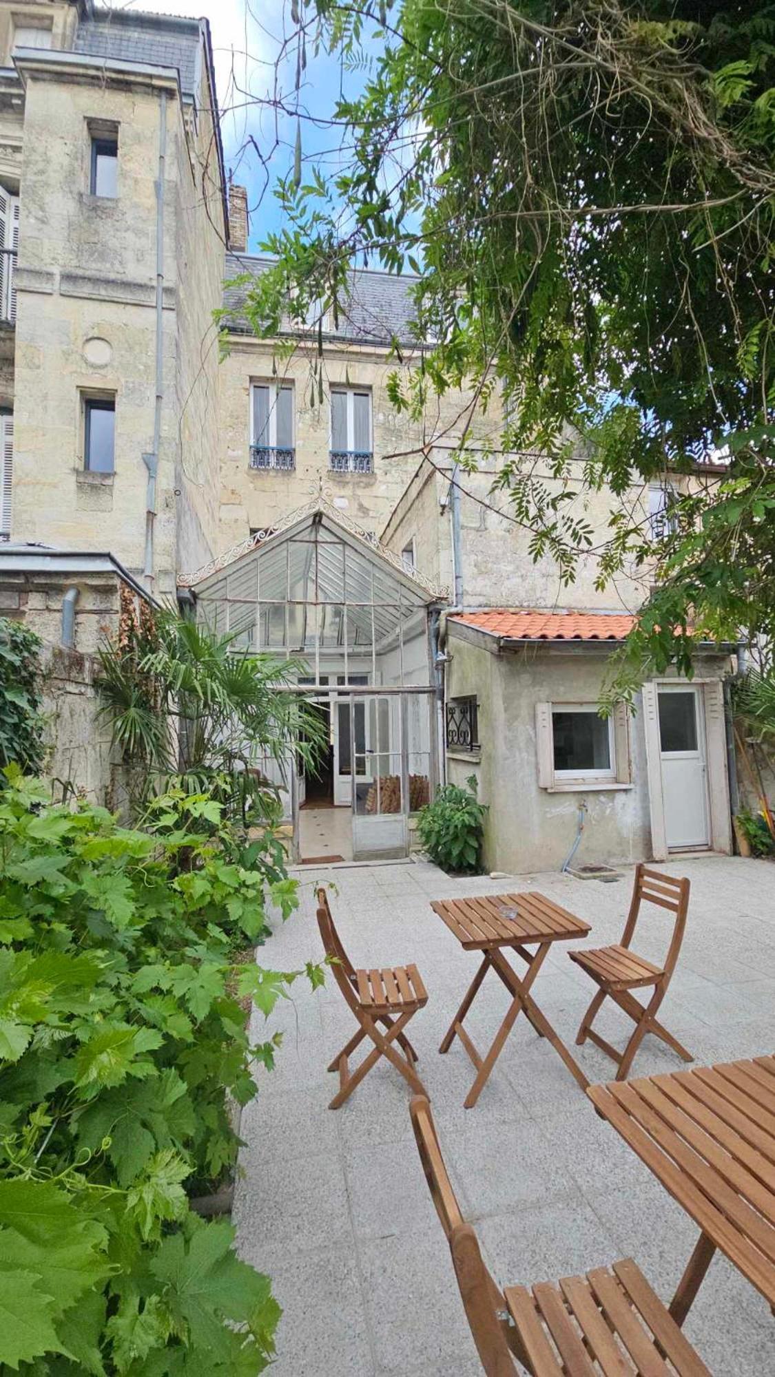 Le Jardin Cafe Bed & Breakfast Bordeaux Exterior photo